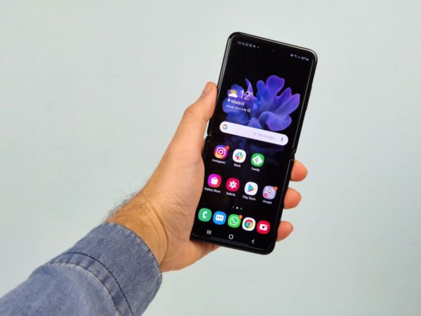 Samsung-Galaxy-z-flip-58