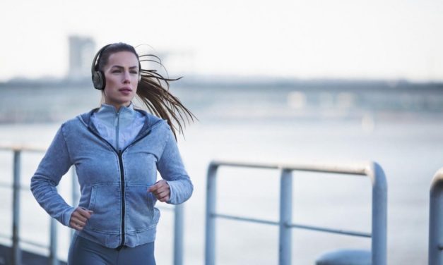 Tres auriculares de Philips para salir a correr a la calle
