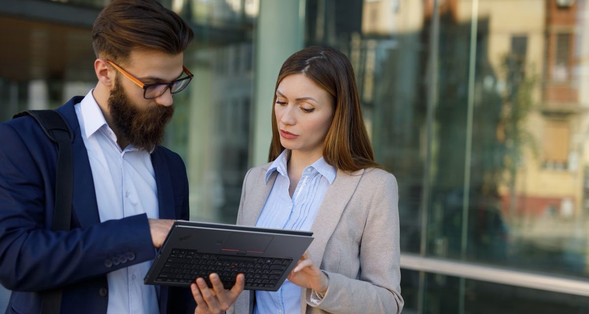 Lenovo te puede configurar de fábrica los PC de empresa para no perder tiempo