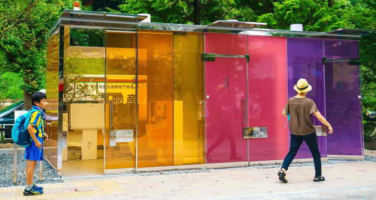 Así son los baños japoneses con cristal transparente inteligente que te permiten ver desde fuera