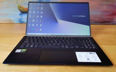 Asus ZenBook 15, experiencia de uso con este portátil con pantalla en el trackpad
