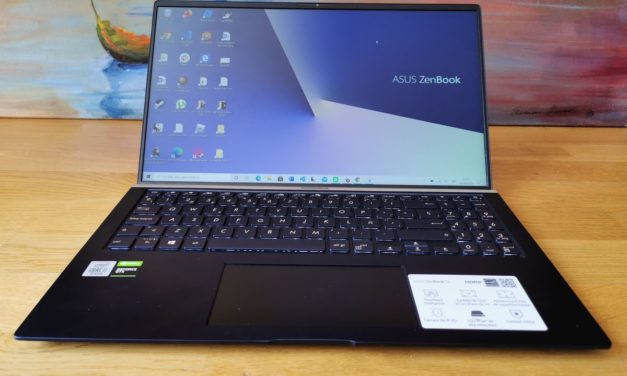 Asus ZenBook 15, experiencia de uso con este portátil con pantalla en el trackpad