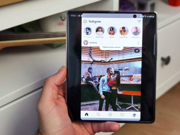 Samsung-galaxy-z-fold2-32