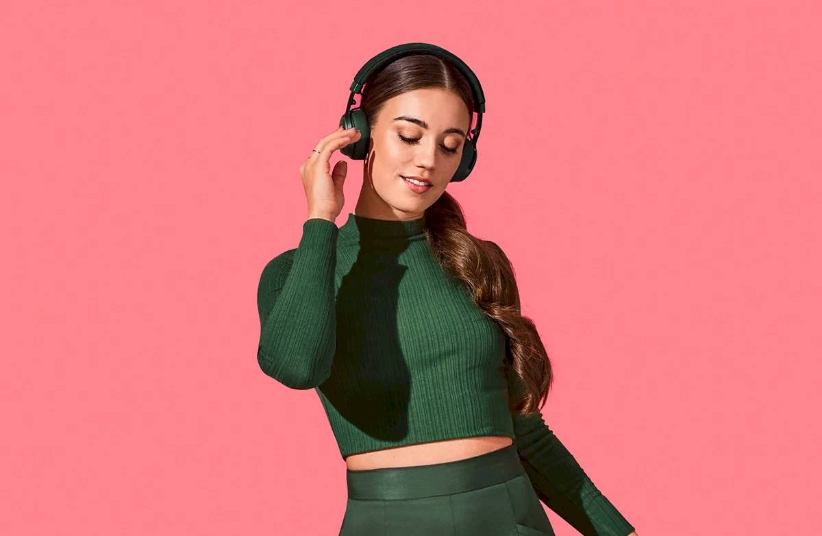 supreme_on_diversity_pink