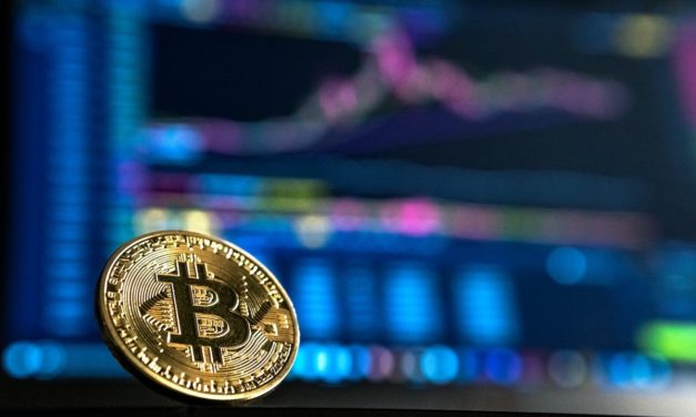 ¿Merece la pena invertir en bitcoin en 2021? Pros y contras