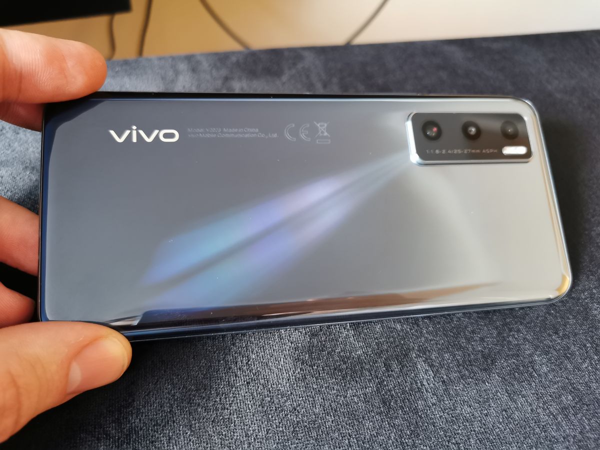 Vivo Y70 13