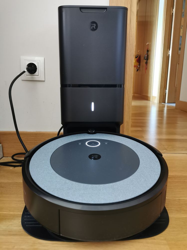 Mi experiencia con la Roomba i3+ con base para vaciar la suciedad automáticamente 14