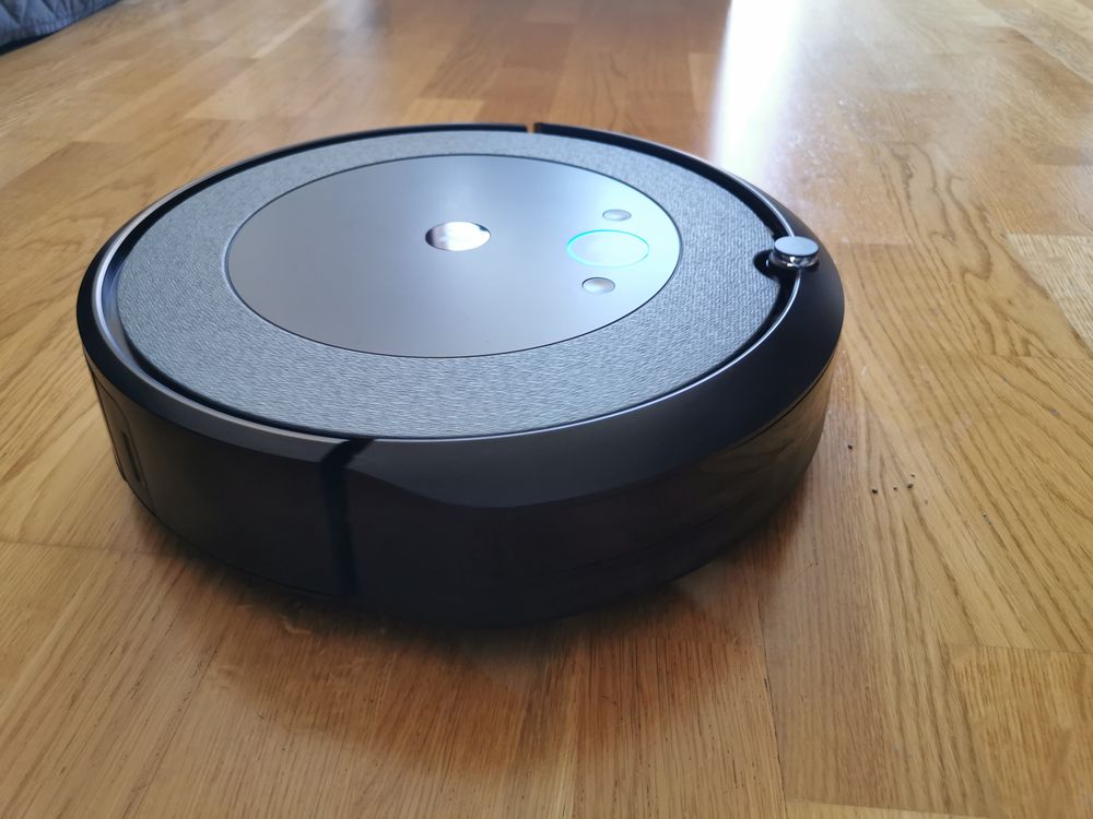 Mi experiencia con la Roomba i3+ con base para vaciar la suciedad automáticamente 3