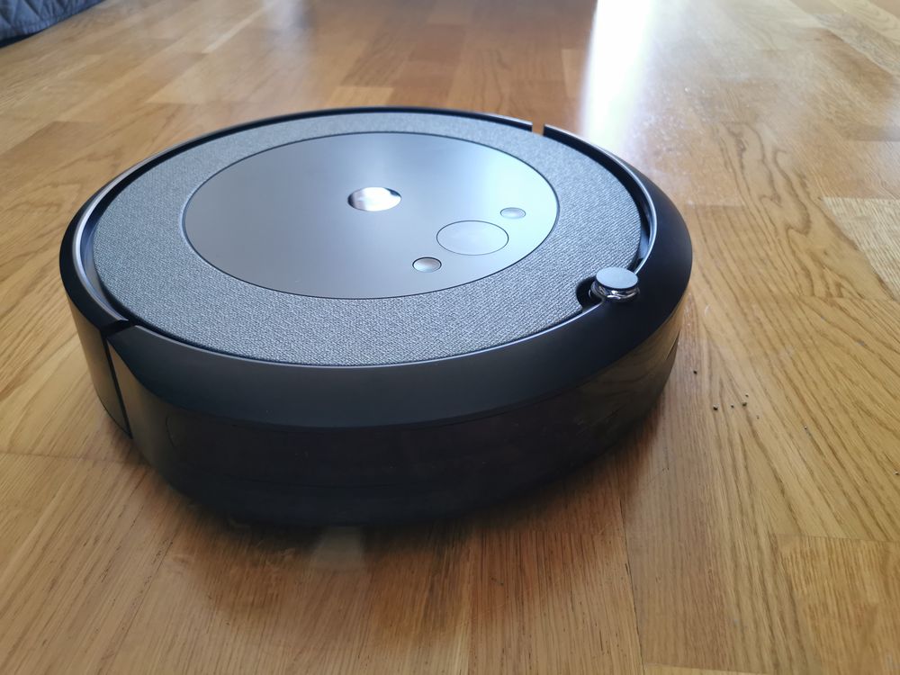 Mi experiencia con la Roomba i3+ con base para vaciar la suciedad automáticamente 4