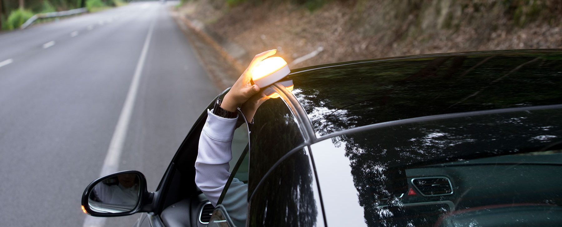Cuándo entran en vigor las nuevas luces V16 obligatorias para vehículos
