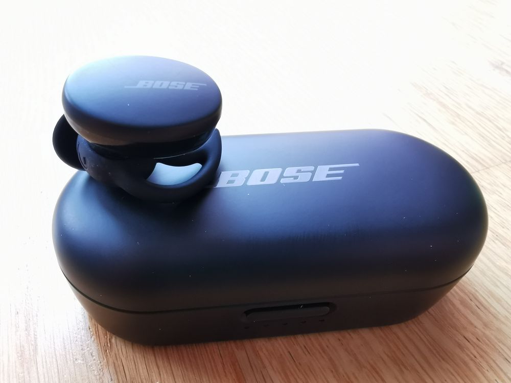 Bose Sport Earbuds 05