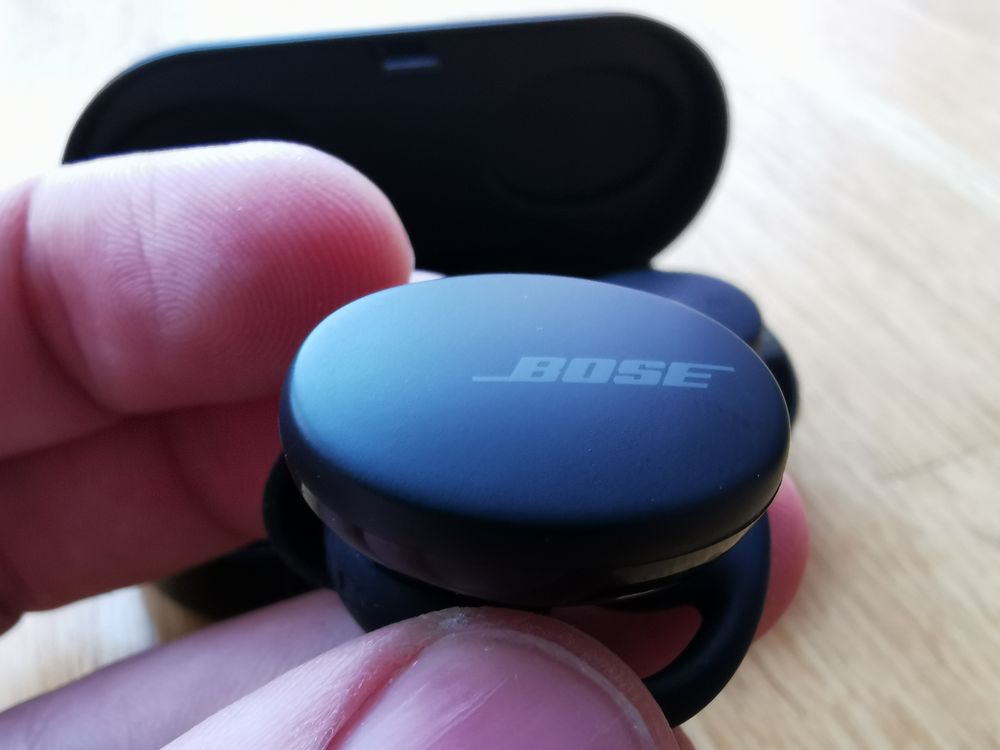 Bose Sport Earbuds 07