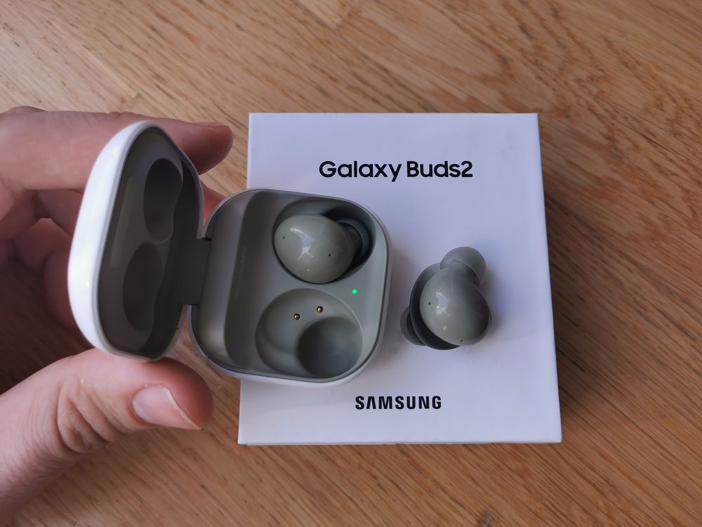 Samsung Galaxy Buds2 12