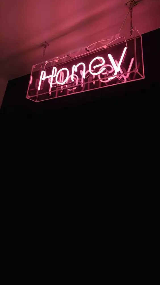 ANOTHER THING THAT IS VERY TUMBLR IS NEON SIGNS. HERE IS A PORTION OF THEM:-1