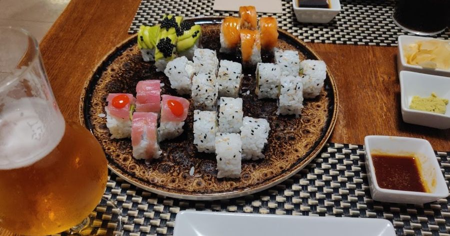 10 pacific nikkei sushi bar