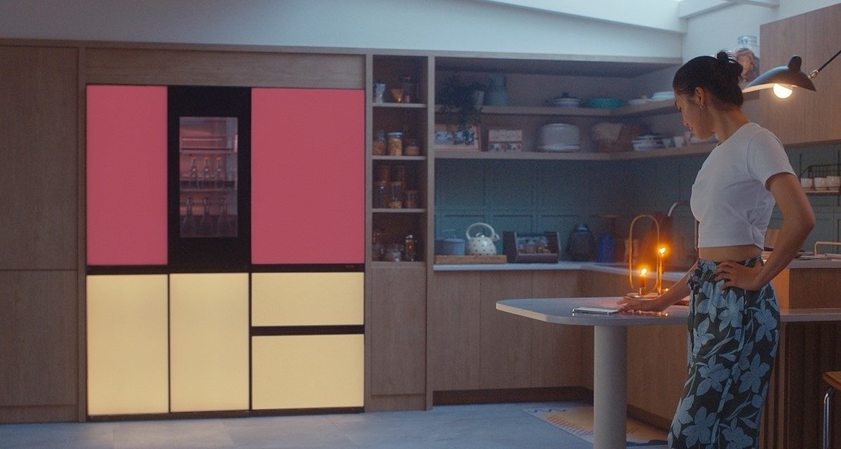 LG MoodUP, el frigorífico con paneles LED que convierte tu cocina en una discoteca
