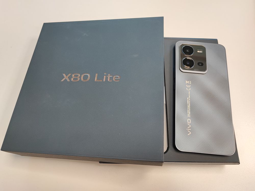 El vivo X80 Lite es oficial: cambia de color y su cámara selfie te va a sorprender 4