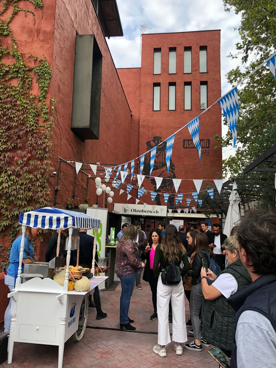 Tecnología, cerveza y profesionales: Así fue el primer encuentro de la Oktobertech 6