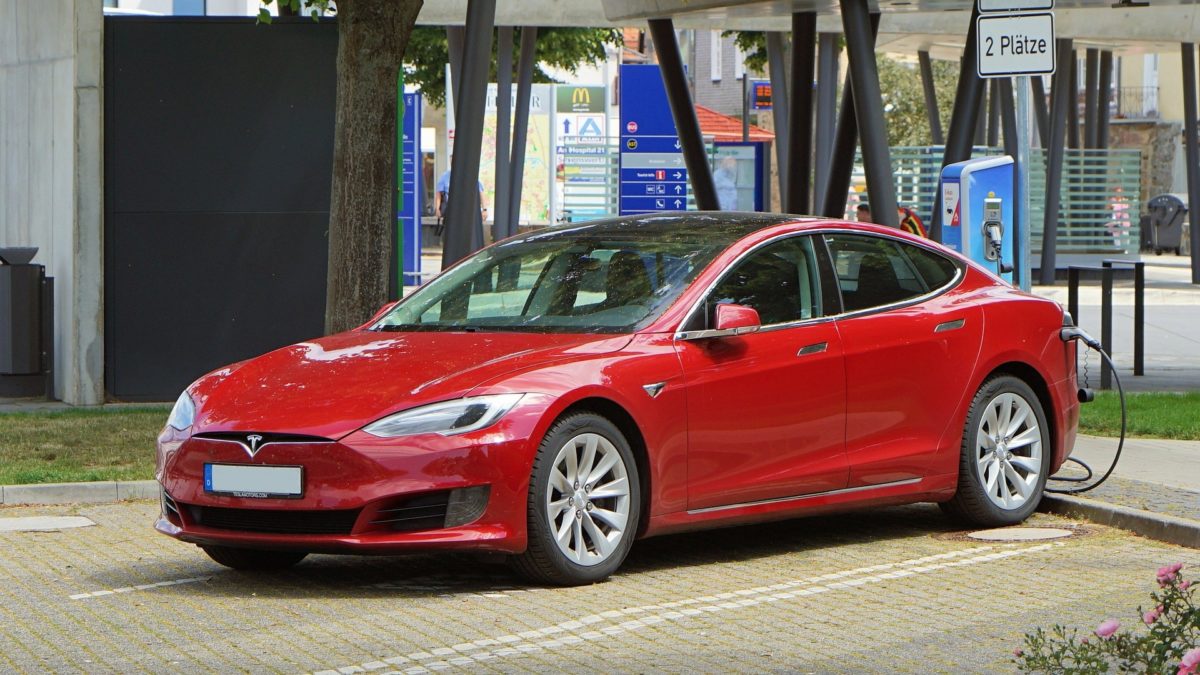 Esto es lo que hay tras el espectacular recorte de precios en los coches Tesla