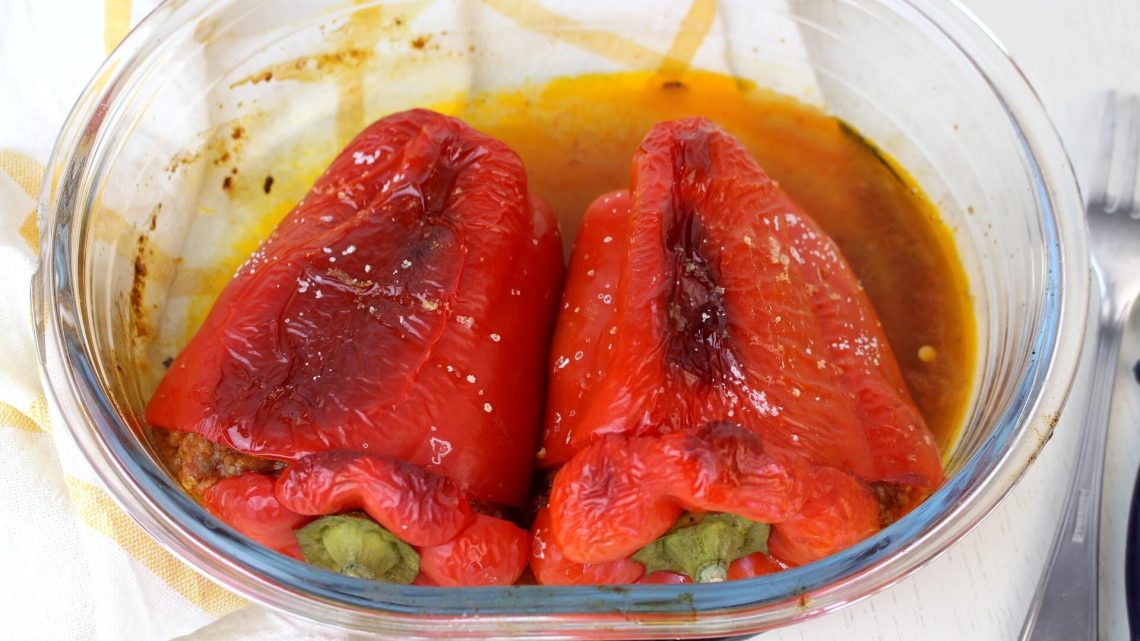 pimientos-rellenos-de-carne-al-horno-1140×641