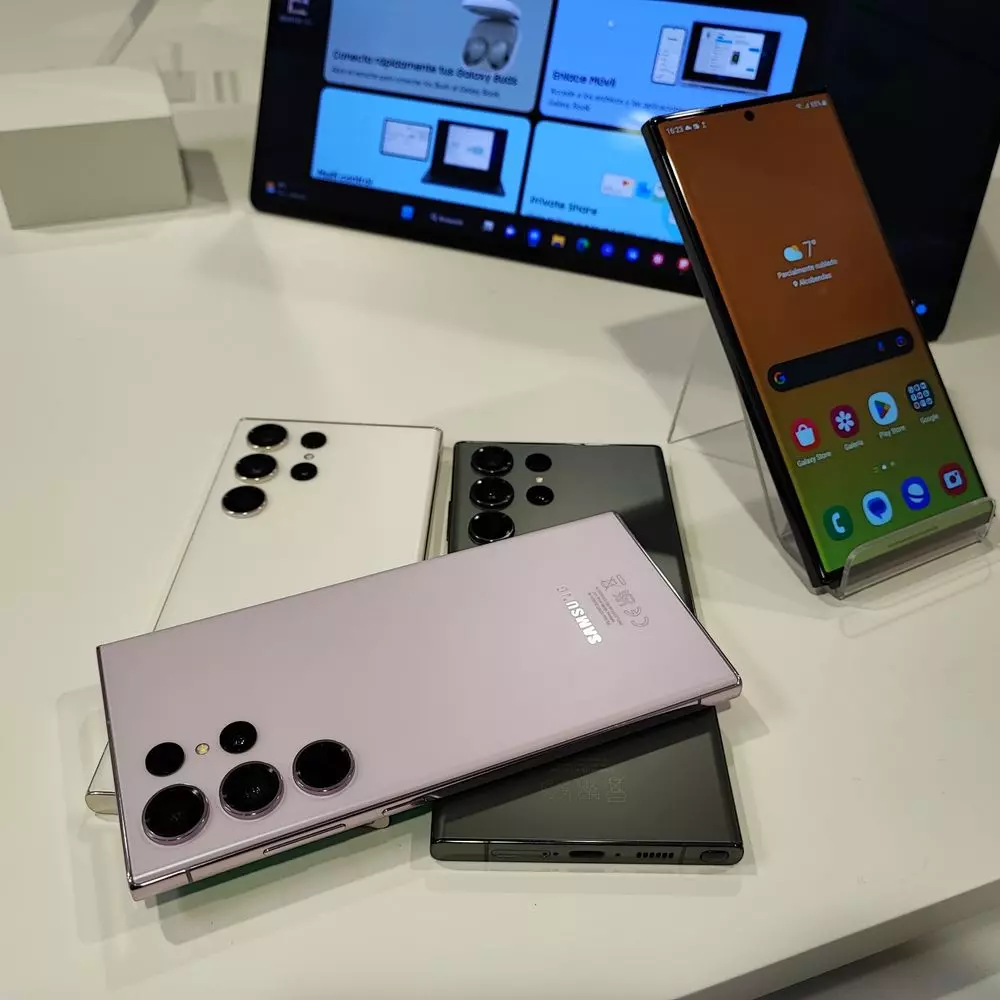 Samsung Galaxy S23 Ultra おまけ付き Galaxy S23 Ultra SCG20｜au