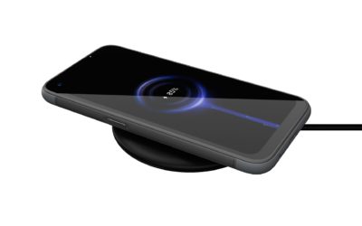 Este cargador inalámbrico de Gigaset tiene carga rápida de 15 W y no se calienta