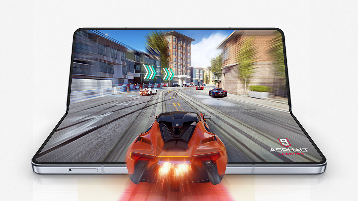 El Galaxy Z Fold 5 mostrando el juego Asphalt 9