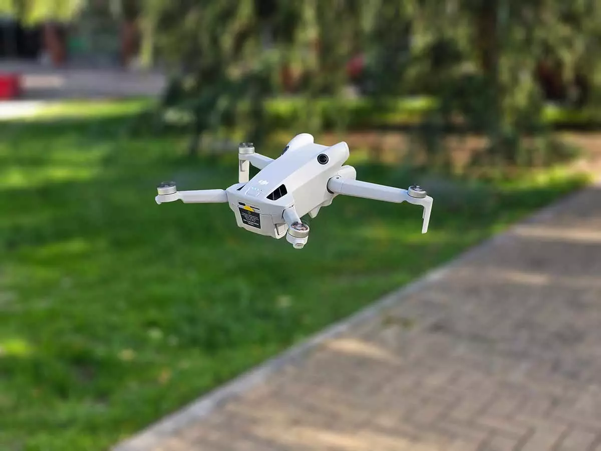 Un primer vuelo a los mandos del dron DJI Mini 4 Pro: toda una experiencia