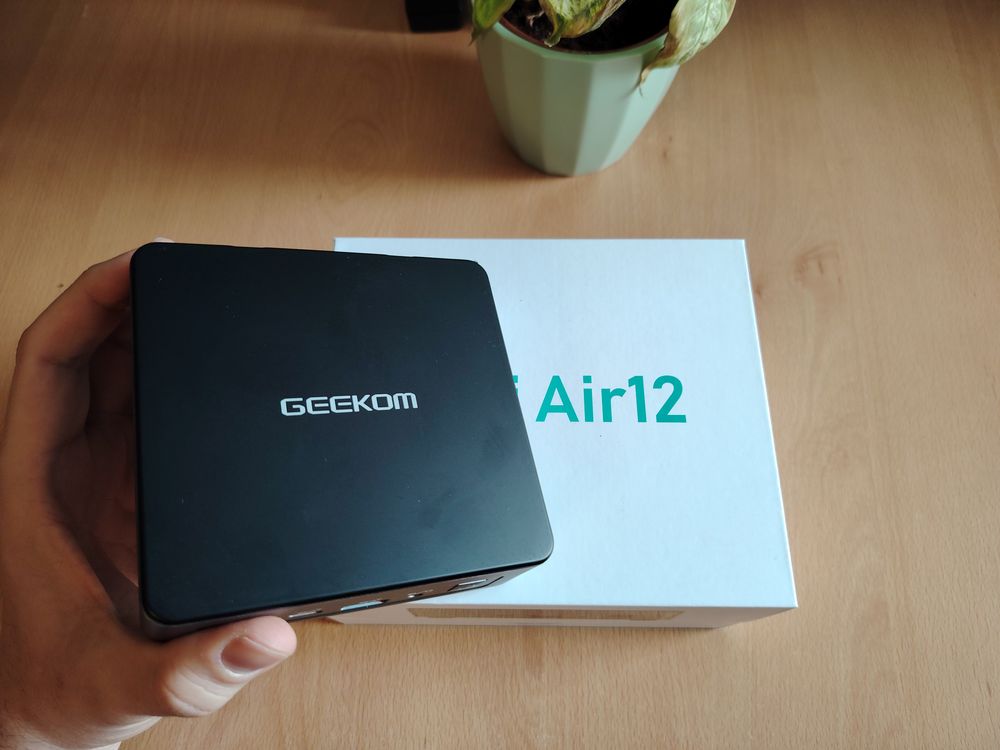 Geekom Mini Air12 10