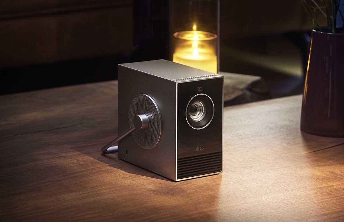 LG CineBeam Qube
