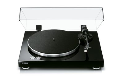 Yamaha TT-S303, un tocadiscos de corte clásico para lucir tu colección de vinilos