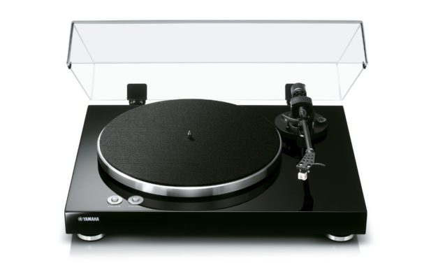 Yamaha TT-S303, un tocadiscos de corte clásico para lucir tu colección de vinilos