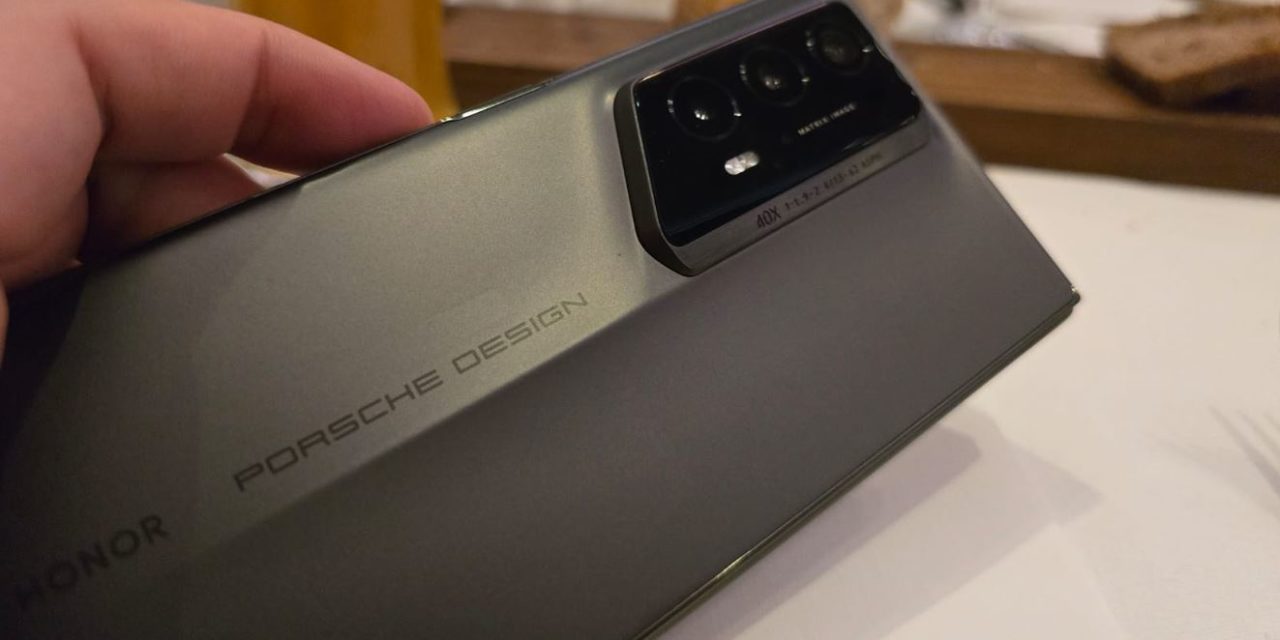 Porsche Design HONOR Magic V2 RSR, el plegable más fino con un toque deportivo y elegante