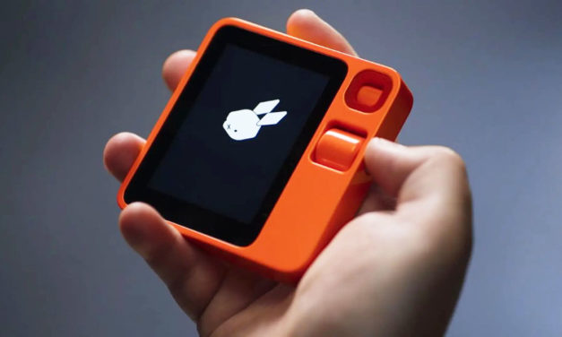 10 usos reales del dispositivo Rabbit R1 que llaman la atención