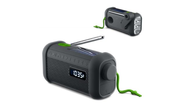 Una radio que se recarga con el Sol y a manivela y puede cargar tu móvil, el invento de este fabricante