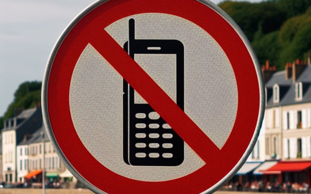 Un pueblo en Francia prohíbe el uso del móvil en la calle