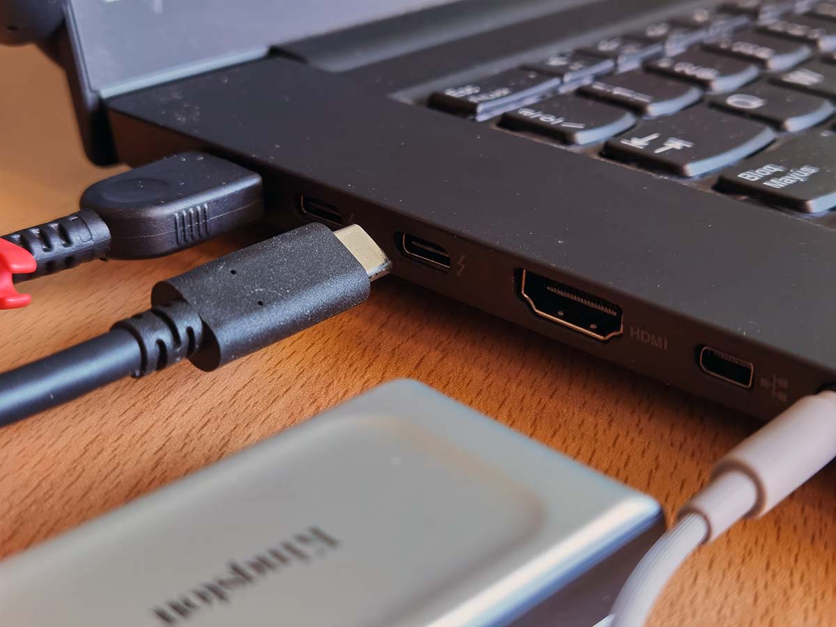 Kingston XS2000, un disco duro externo de 4 TB de tamaño minúsculo y altas velocidades 5