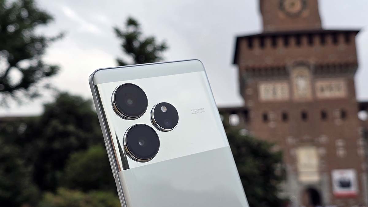 realme-gt-6-3