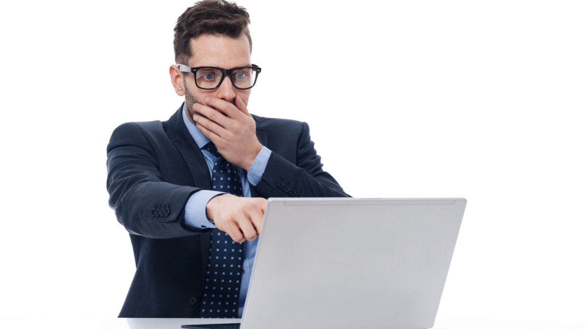 Cómo saber si tu jefe te espía a través de tu ordenador del trabajo 8 Cómo saber si tu jefe te espía a través de tu ordenador del trabajo: cámara y micrófono