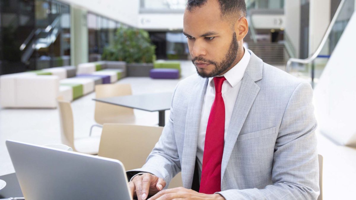 5 consejos para dejar de ser invisible en LinkedIn 3 Consejos para dejar de ser invisible en LinkedIn: visita perfiles