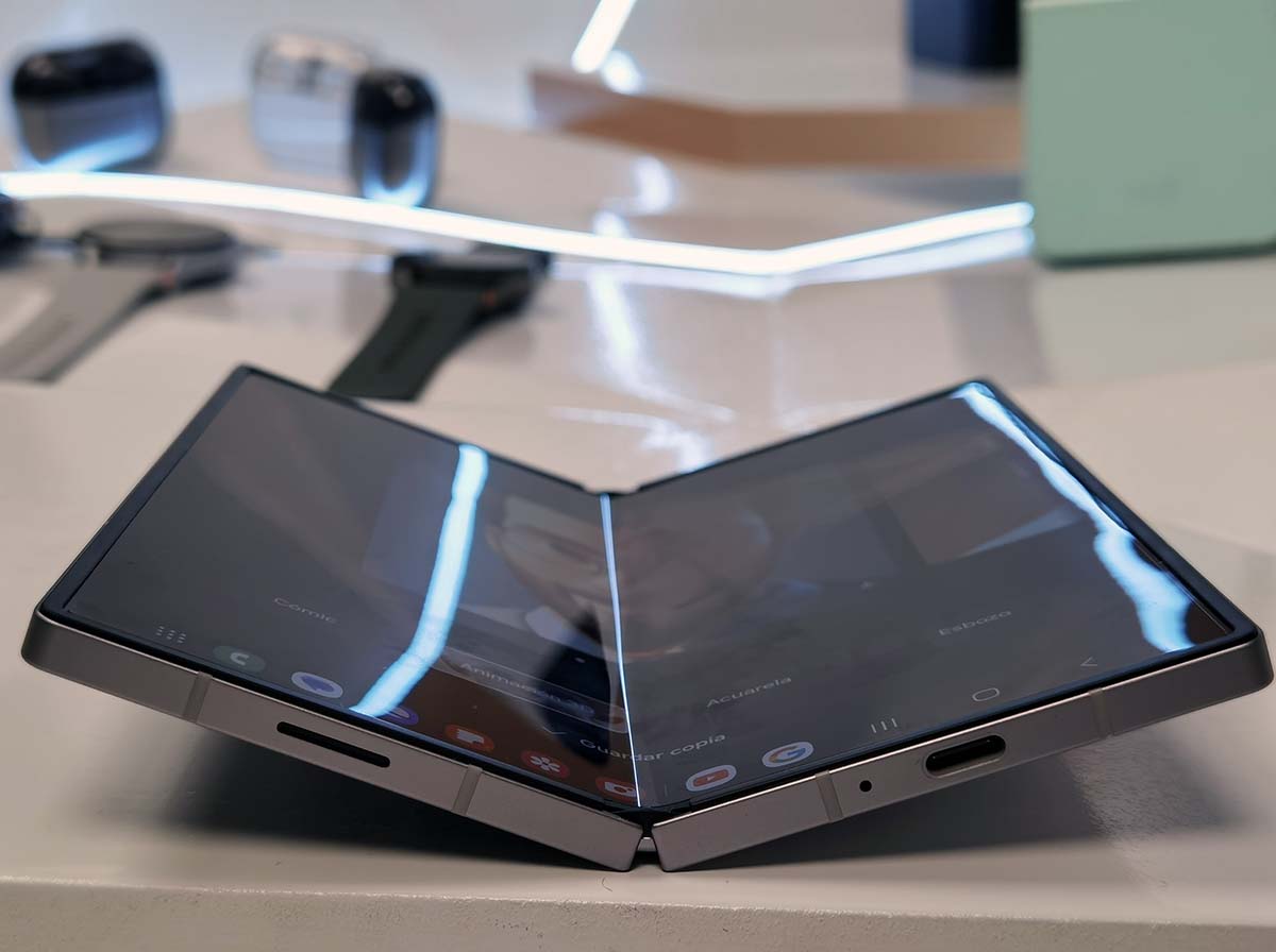 Así son los nuevos Samsung Galaxy Z Flip6 y Galaxy Fold6: más compactos y con más IA 2 samsung galaxy z fold6