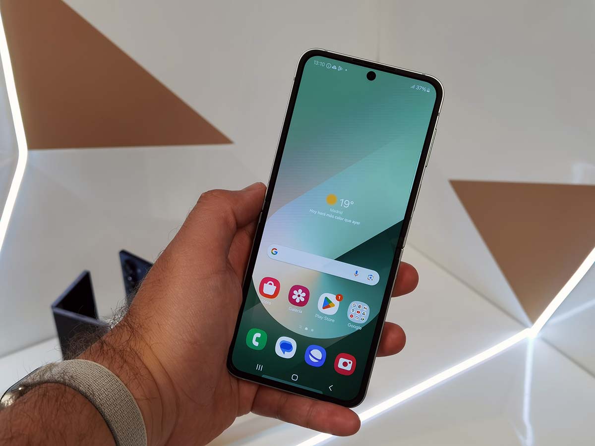 Así son los nuevos Samsung Galaxy Z Flip6 y Galaxy Fold6: más compactos y con más IA 12 N4037