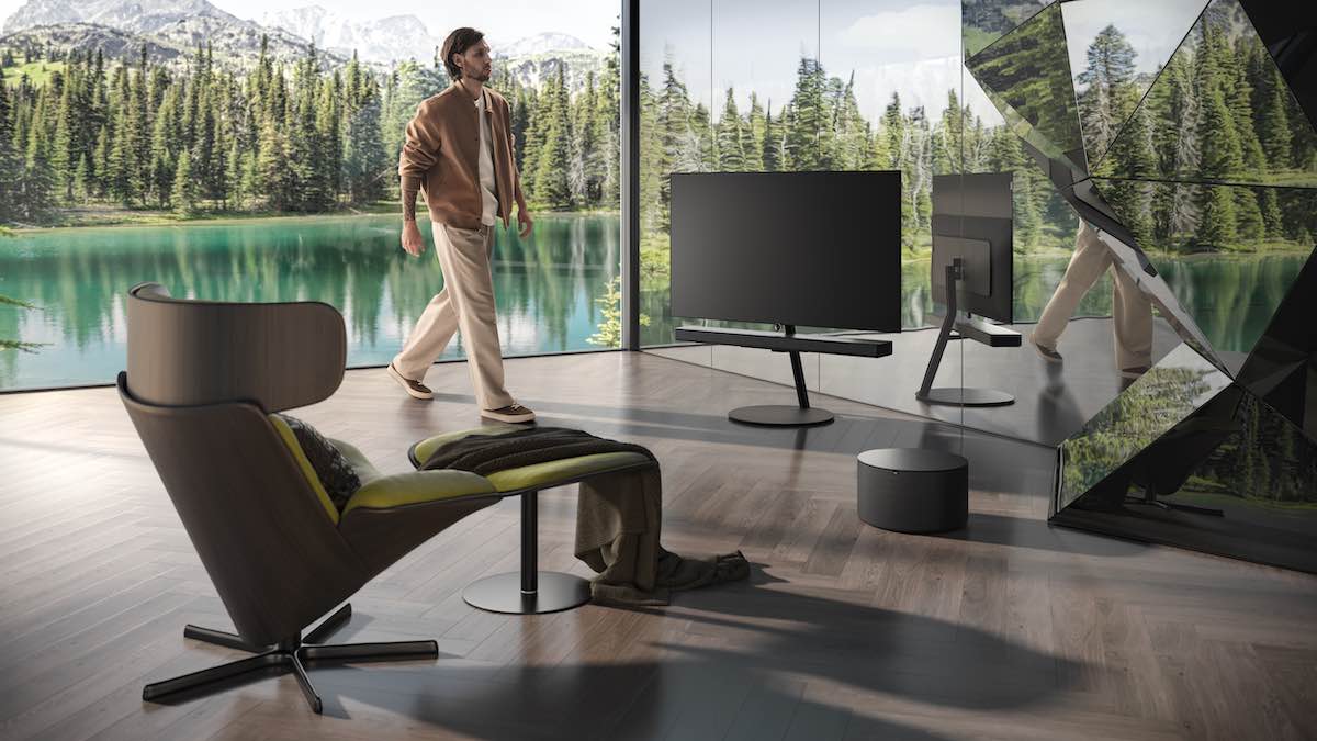 loewe-inspire-klang-bar5-sub5-lifestyle-model
