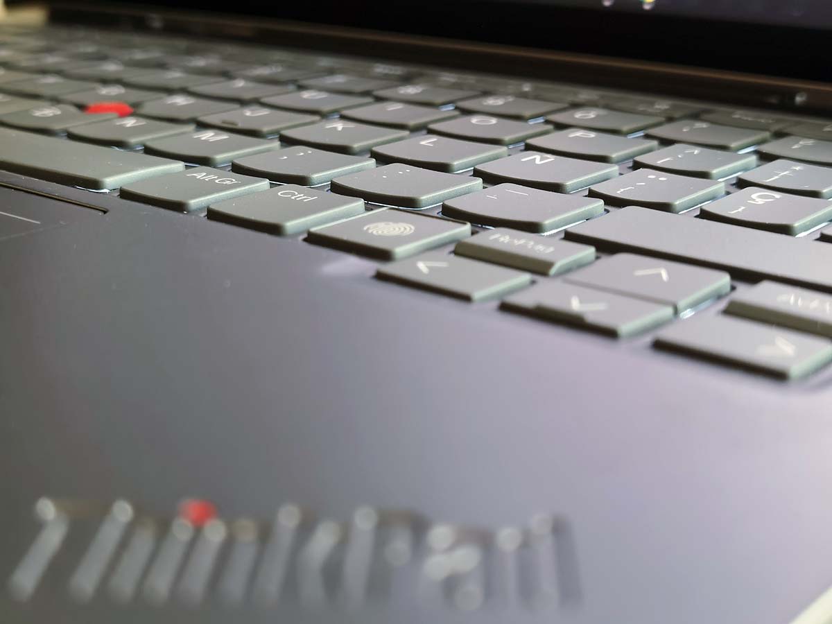 Lenovo ThinkPad X1 2 en 1 Gen 9: portátil y tableta todo en uno con pantalla OLED y cargado de potencia 13 Mi experiencia con el portátil 2 en 1 Lenovo ThinkPad X1 de 2024 tras un mes de uso 13