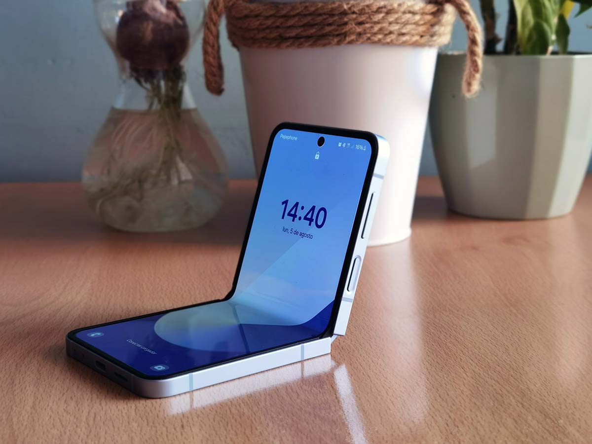 Los 8 móviles más esperados de 2025 8 samsung galaxy z flip