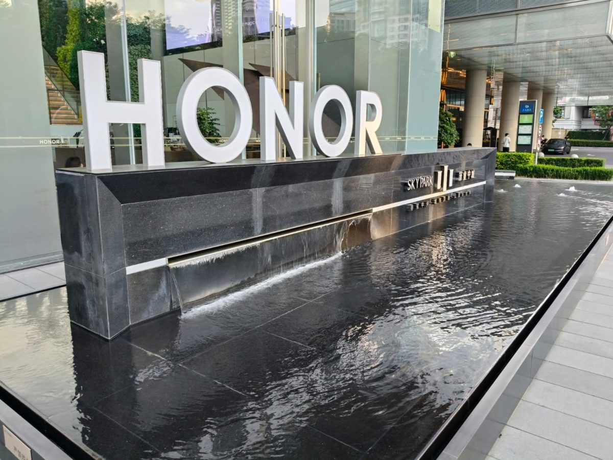 ¿Cuántas pruebas pasa un móvil antes de su venta? Así funcionan las líneas de producción de HONOR 3