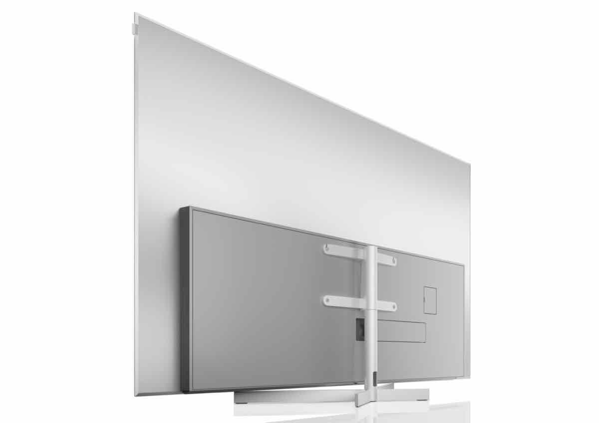 Loewe Stellar, un televisor de diseño particular y peana de granito ahora disponible en 77 y 83 pulgadas 3 12_Loewe_Stellar_83_table_stand_back