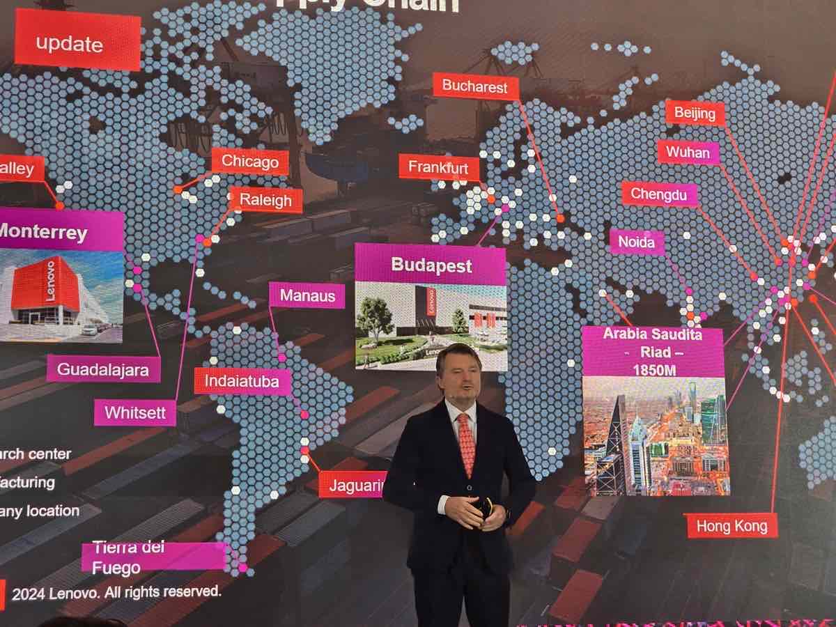 Lenovo, líder en ventas de ordenadores y gestión del Kit Digital en España 1 motorola tech world iberia 24 0