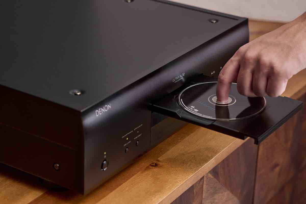 Denon DCD-3000NE, reproductor de CDs y SACDs para disfrutar de tus álbumes con sonido limpio y de alta definición 1 Low–Denon DCD-3000NE In-situ Images 2