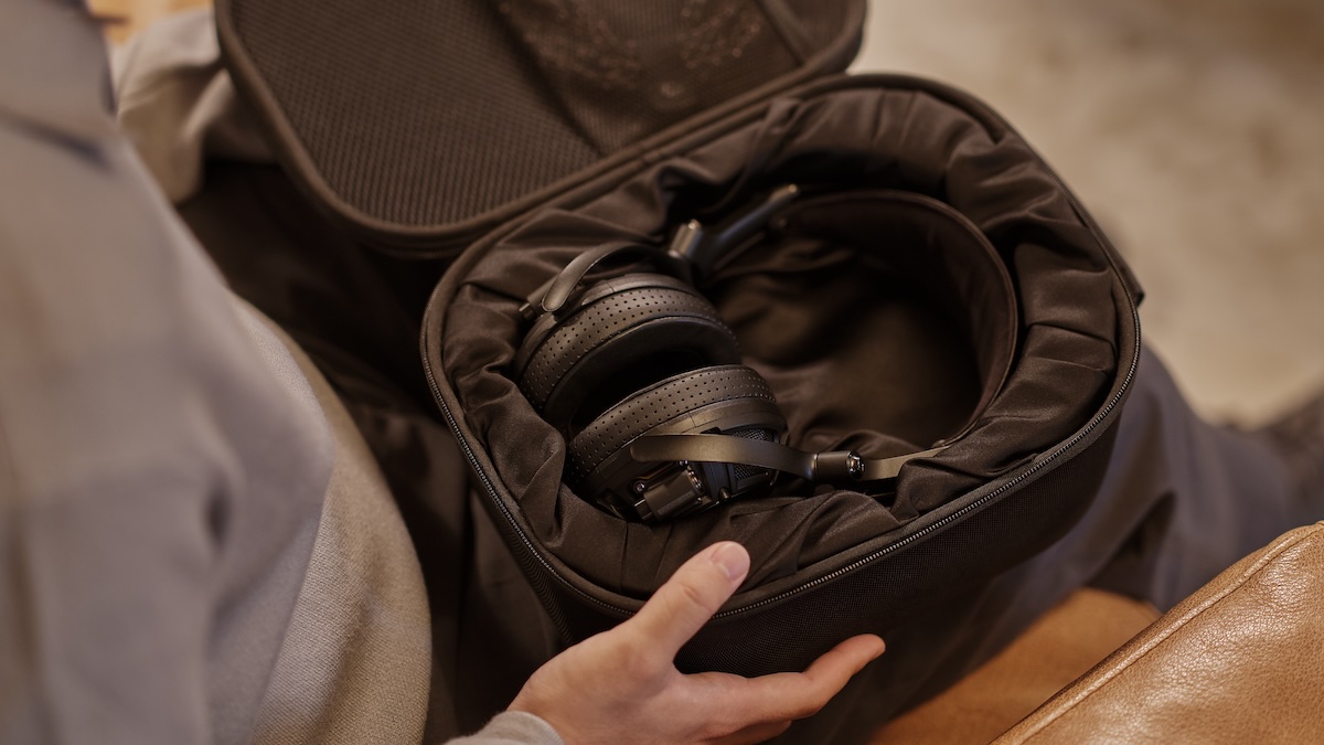 Yamaha YH-5000SE, auriculares de diadema ligeros y con máxima precisión de sonido 3 YH5000SE_CCS5000_scene_02.jpg